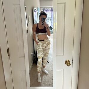 Size 5 Tinseltown white/cream camo pants